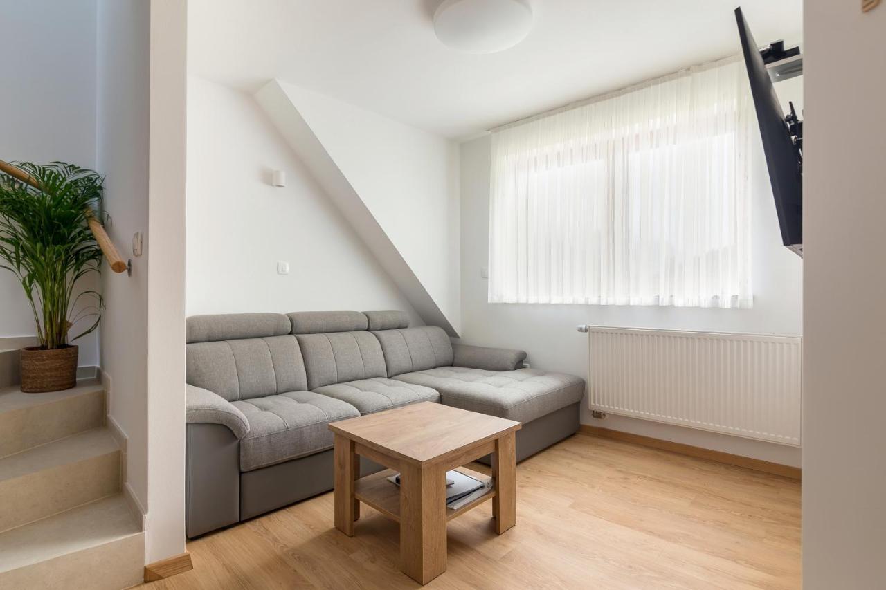 Vila Vita Apartments ครานสกา โกรา ภายนอก รูปภาพ