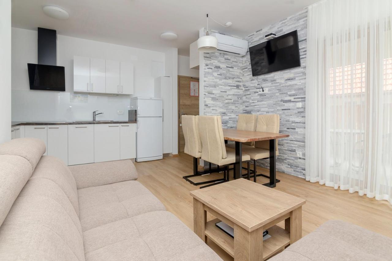 Vila Vita Apartments ครานสกา โกรา ภายนอก รูปภาพ