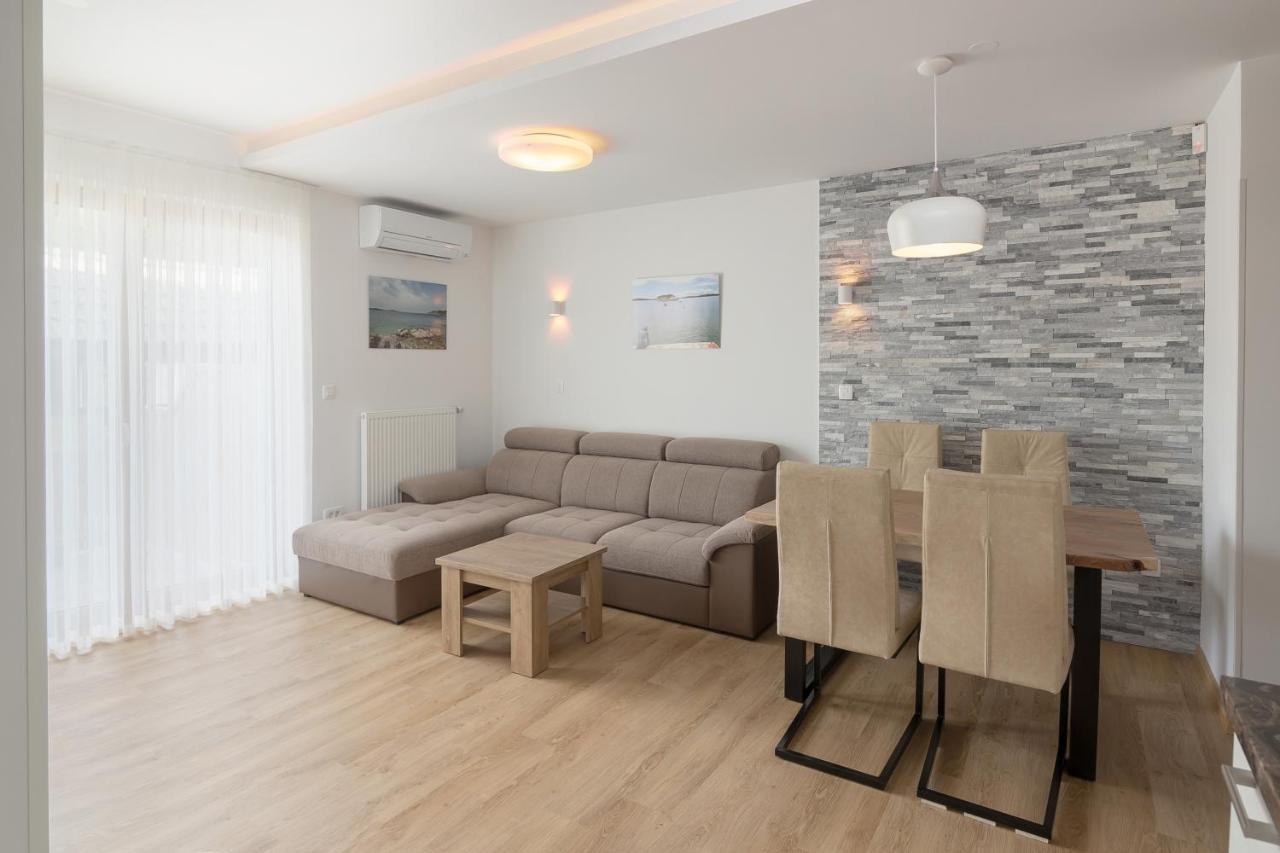 Vila Vita Apartments ครานสกา โกรา ภายนอก รูปภาพ