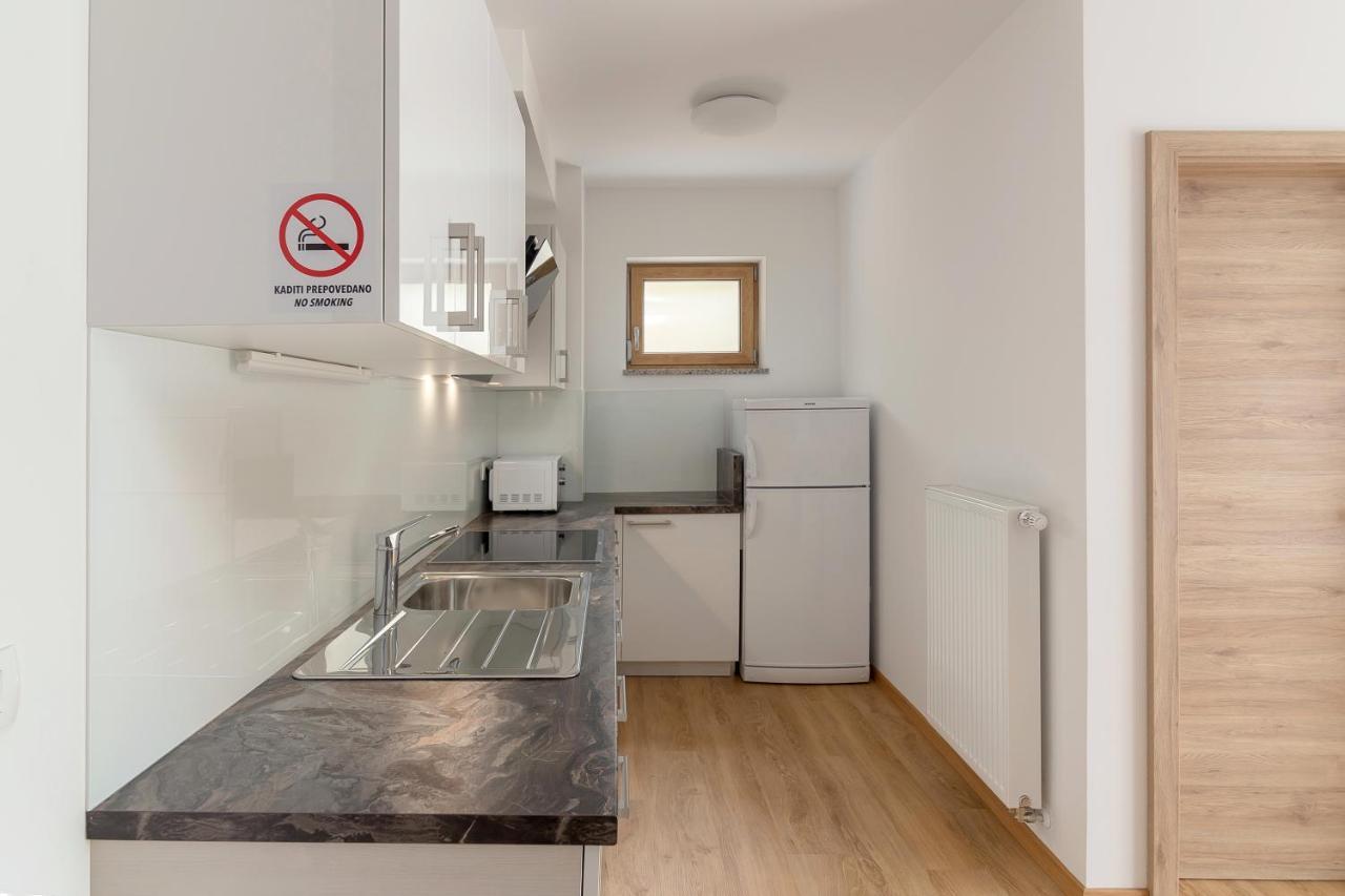 Vila Vita Apartments ครานสกา โกรา ภายนอก รูปภาพ