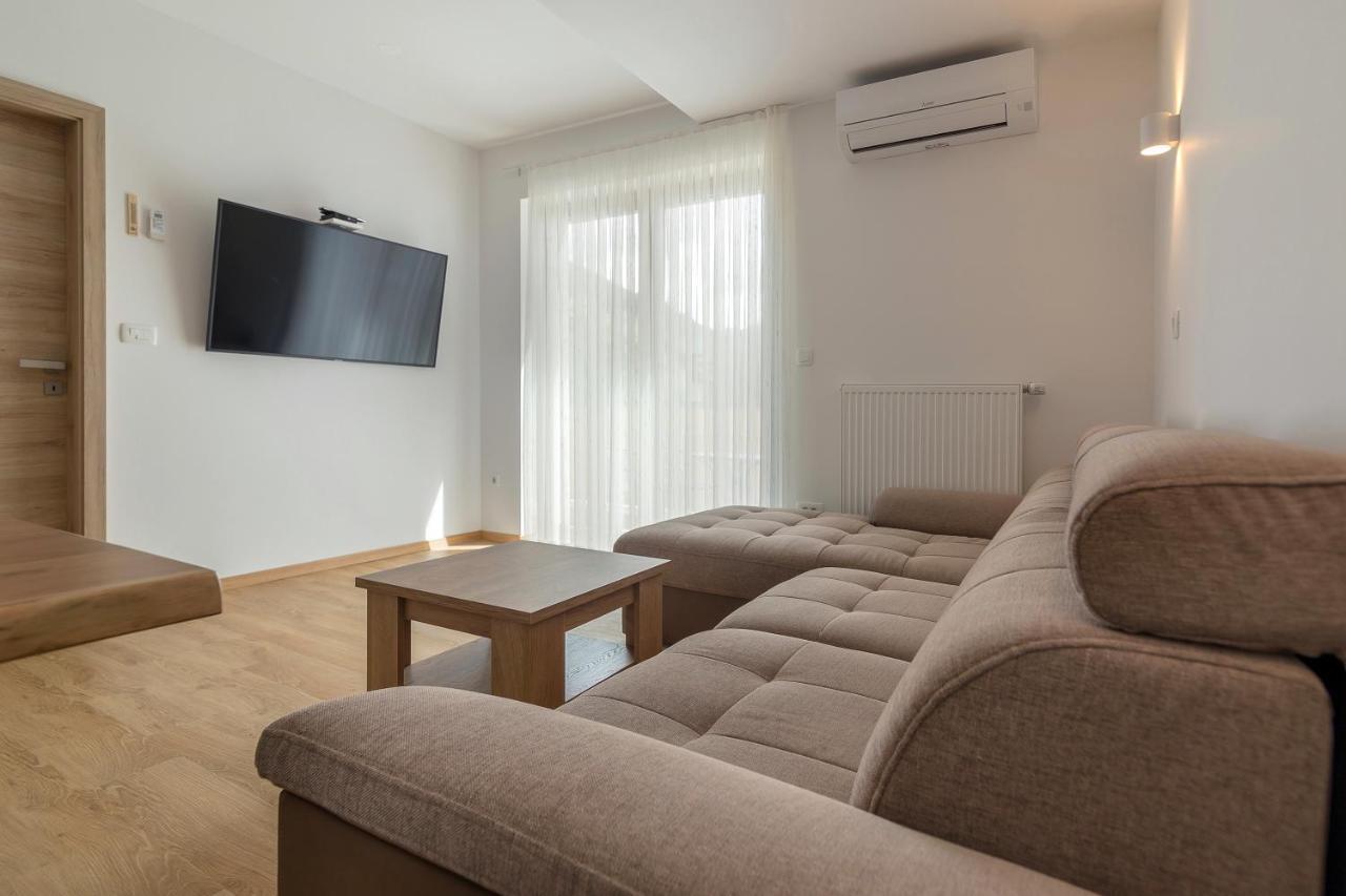 Vila Vita Apartments ครานสกา โกรา ภายนอก รูปภาพ