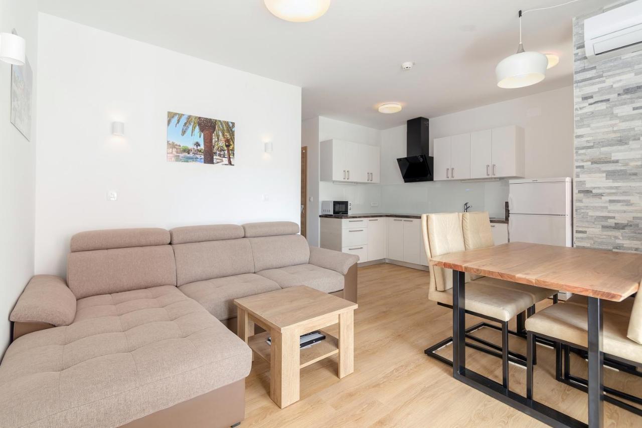 Vila Vita Apartments ครานสกา โกรา ภายนอก รูปภาพ